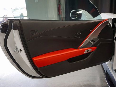 Used 2015 Chevrolet Corvette Z06 w/ Z07 Performance Package image 19