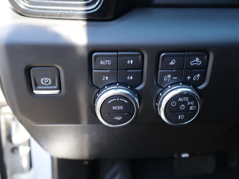 Used 2024 GMC Sierra 1500 AT4 w/ AT4 Premium Package AWD/4WD image 22