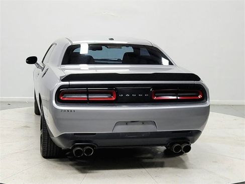 Used 2017 Dodge Challenger R/T image 6