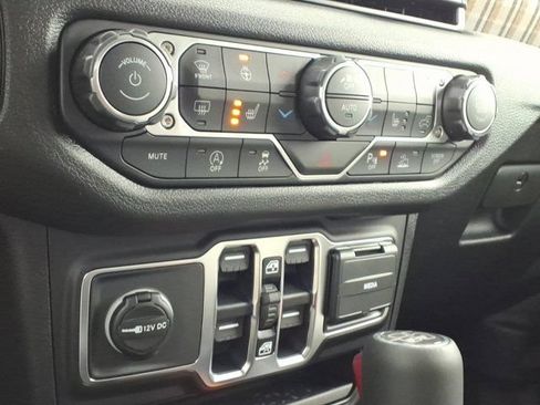 New 2026 Jeep Gladiator Mojave AWD/4WD image 9