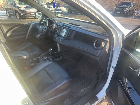 Used 2016 Toyota RAV4 SE image 15