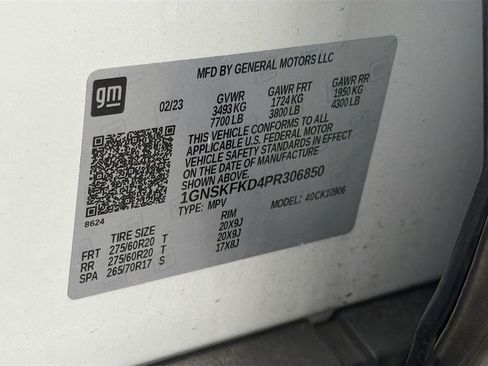 Used 2023 Chevrolet Suburban Premier image 14