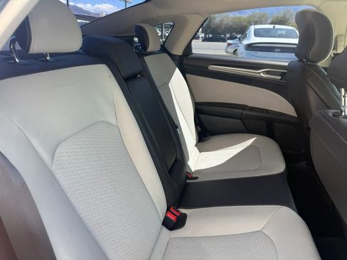 Used 2019 Ford Fusion SE w/ Equipment Group 151A FWD image 21