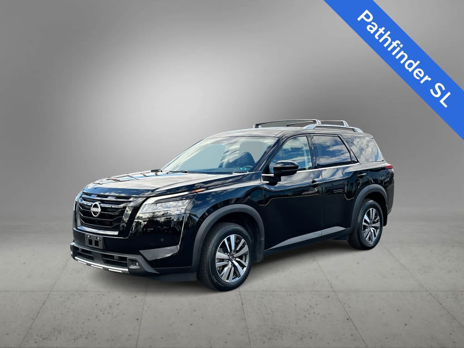 Used 2024 Nissan Pathfinder SL w/ Black Appearance Package FWD image 4