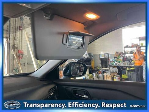 Used 2023 Nissan Rogue SV w/ SV Premium B Package image 30