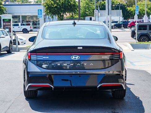 Used 2025 Hyundai Sonata SEL FWD image 3