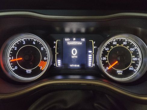 Used 2015 Jeep Cherokee Sport w/ Sport Appearance Group image 23