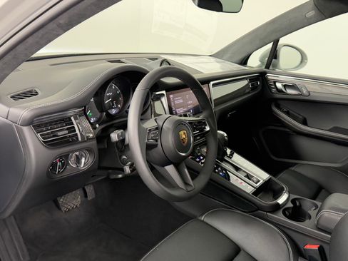 New 2026 Porsche Macan GTS image 4