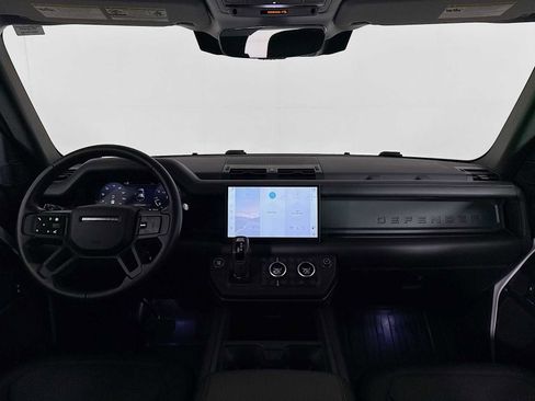 Used 2025 Land Rover Defender 110 S image 22