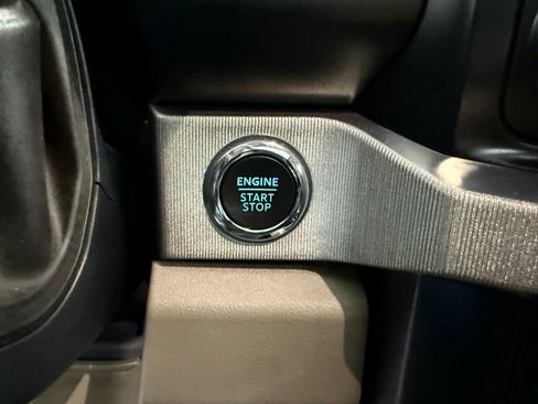 Certified 2025 Ford F450 Platinum w/ Platinum Plus Package image 46