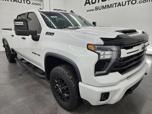 Used 2024 Chevrolet Silverado 2500 LT w/ Z71 Sport Edition image 2