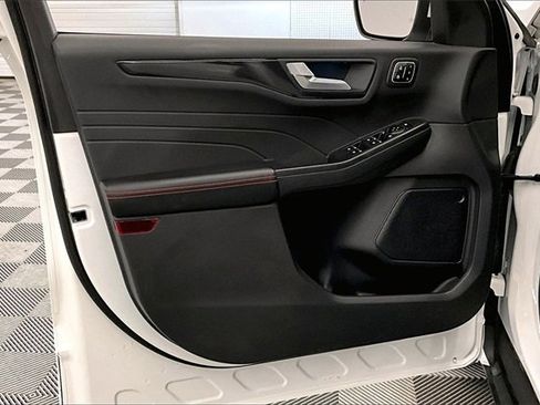 Used 2023 Ford Escape ST-Line Elite image 18