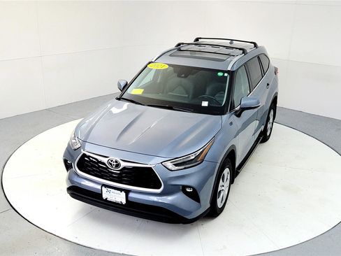 Certified 2021 Toyota Highlander XLE image 14