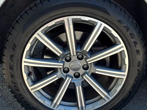 Used 2018 Audi Q7 3.0T Premium Plus AWD/4WD image 11