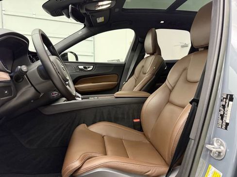 Certified 2023 Volvo XC60 B5 Ultimate w/ Protection Package Premier image 13