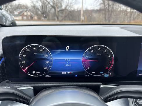 Certified 2025 Mercedes-Benz GLB 250 4MATIC image 16