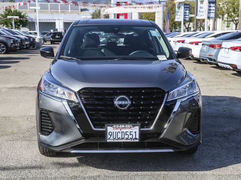 Used 2025 Nissan Kicks Play S FWD image 2
