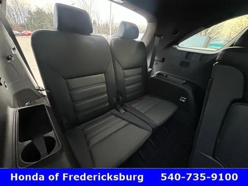 Used 2019 Kia Sorento SX image 32