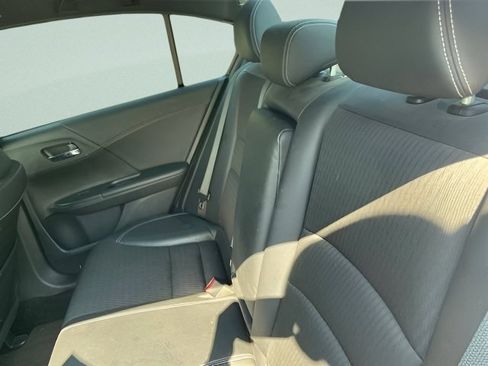 Used 2017 Honda Accord Sport image 17
