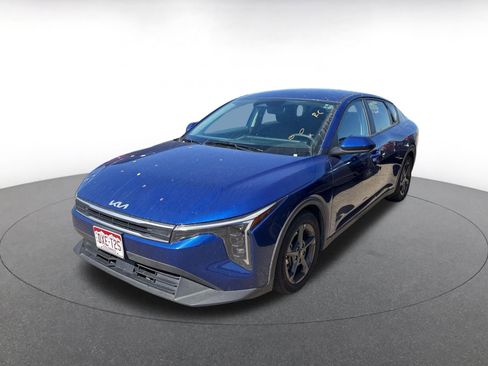 Used 2025 Kia K4 FWD image 2
