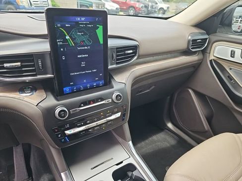 Certified 2020 Ford Explorer Platinum w/ Premium Technology Package AWD/4WD image 23