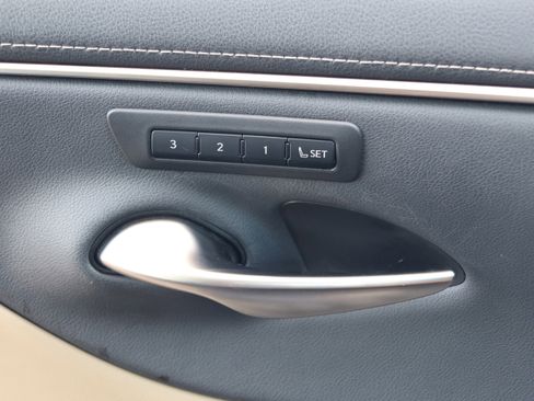 Used 2020 Lexus ES 350 w/ Premium Package FWD image 13