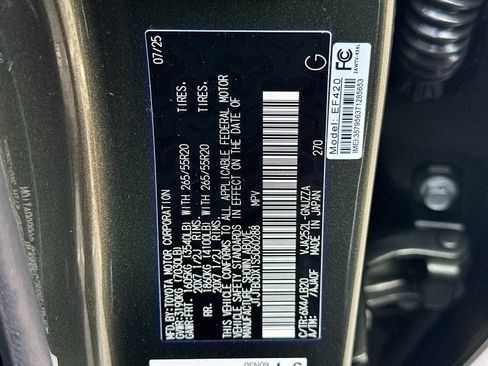 Used 2025 Lexus GX 550 w/ Accessory Package (31) AWD/4WD image 36