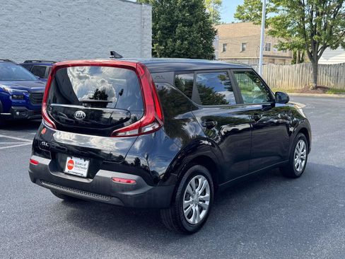 Used 2021 Kia Soul LX FWD image 2