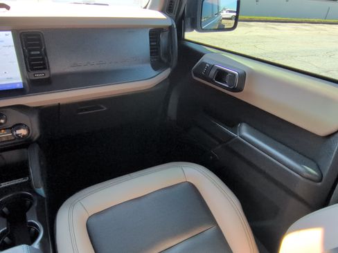 Used 2024 Ford Bronco Wildtrak AWD/4WD image 15