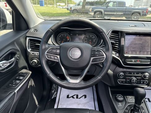 Used 2019 Jeep Cherokee Limited AWD/4WD image 11