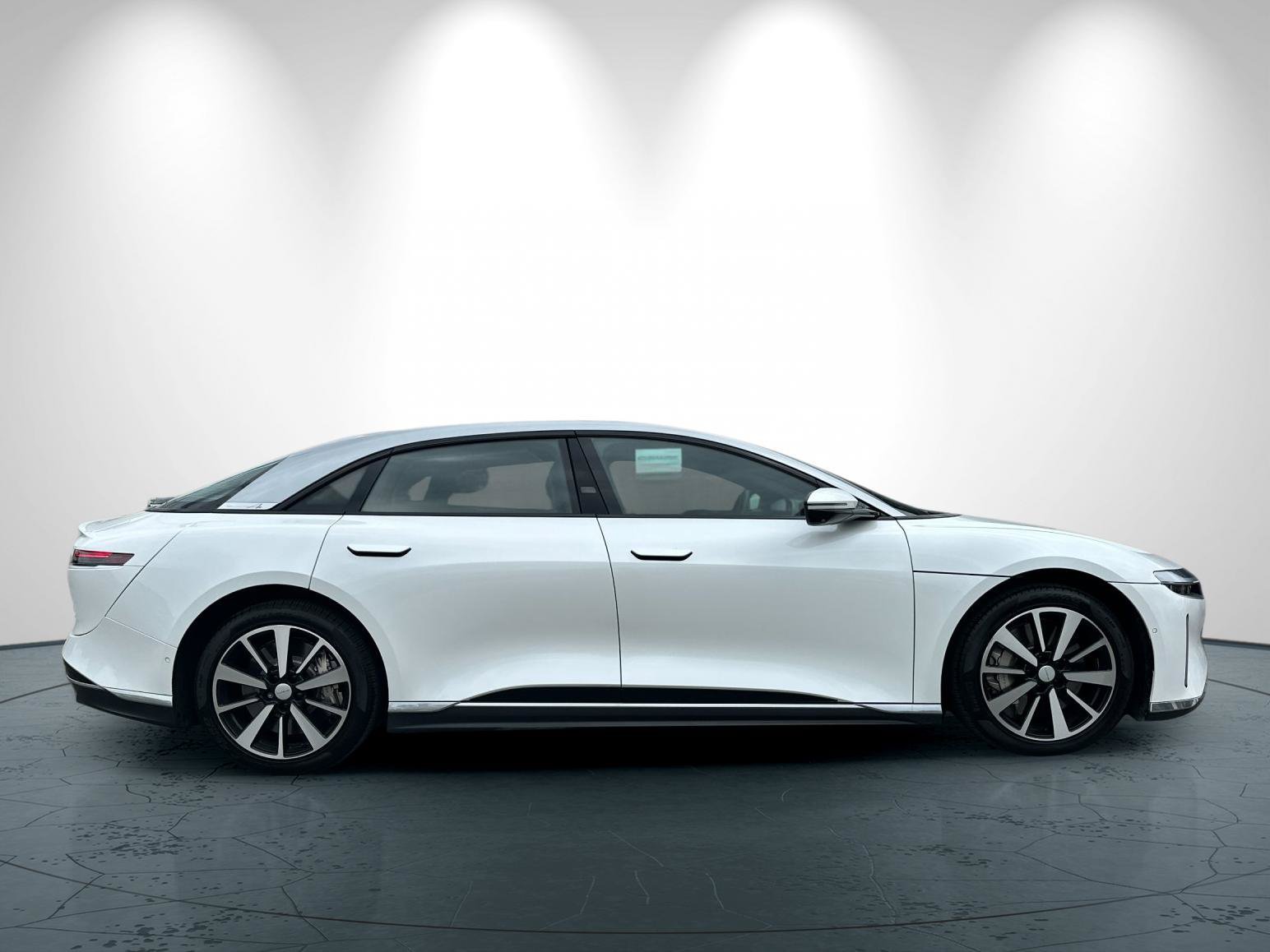Used 2023 Lucid Air Touring AWD/4WD image 3