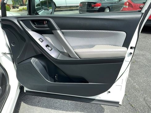 Used 2018 Subaru Forester 2.5i w/ Alloy Wheel Package image 16