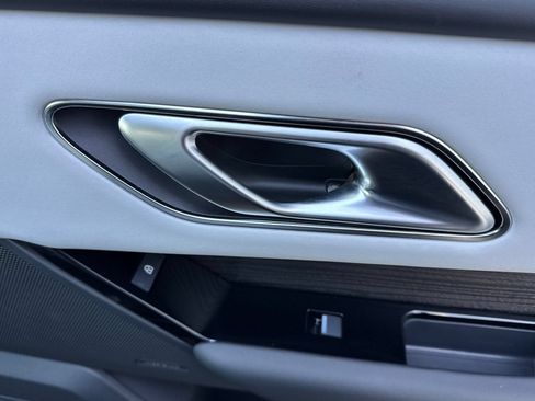 Certified 2026 Land Rover Range Rover Velar Dynamic SE AWD/4WD image 19
