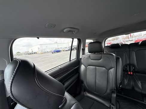 Used 2023 Jeep Grand Cherokee L Limited w/ Luxury Tech Group II image 10