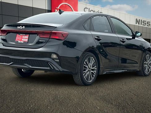 Used 2023 Kia Forte GT-Line w/ GT-Line Premium Package FWD image 3
