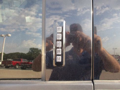 Used 2017 Ford F150 XLT w/ Trailer Tow Package image 13