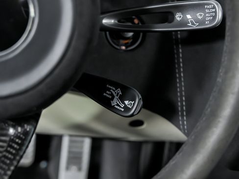 Used 2018 McLaren 570S Spider image 35