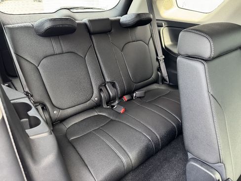 Used 2026 Honda Pilot Touring image 12