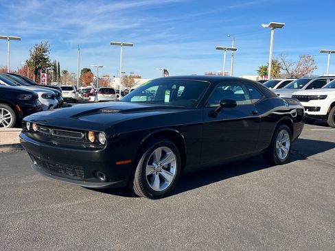 Certified 2023 Dodge Challenger SXT image 2