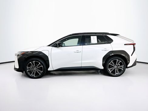 Used 2024 Toyota bZ4X Limited w/ Weather Package image 4