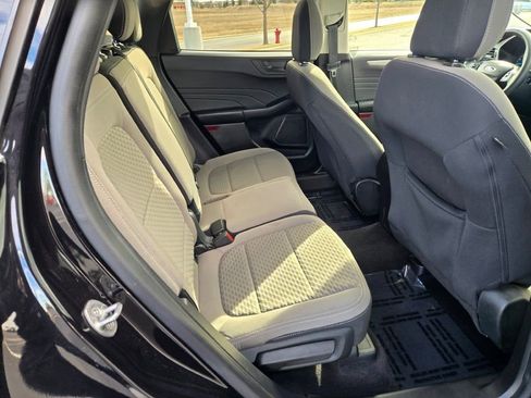 Used 2022 Ford Escape SE image 8