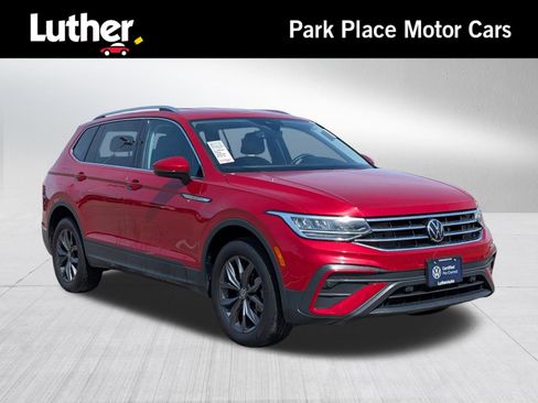 Certified 2022 Volkswagen Tiguan SE image 1