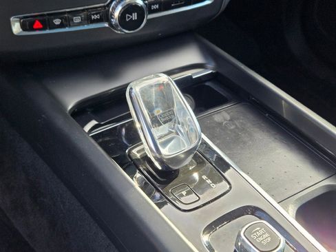 Used 2022 Volvo XC60 T8 Inscription w/ Advanced Package image 29