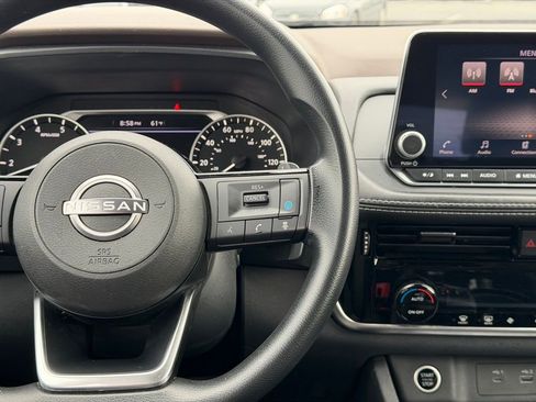 Used 2023 Nissan Rogue SV image 18