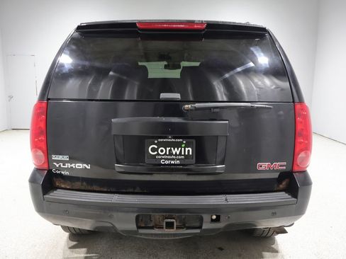 Used 2011 GMC Yukon SLT w/ SLT-2 Equipment Package AWD/4WD image 3