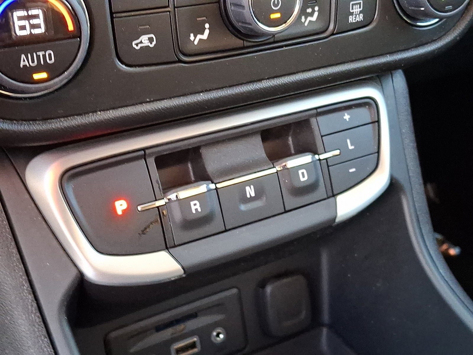 Certified 2024 GMC Terrain SLT w/ Elevation Edition AWD/4WD image 15