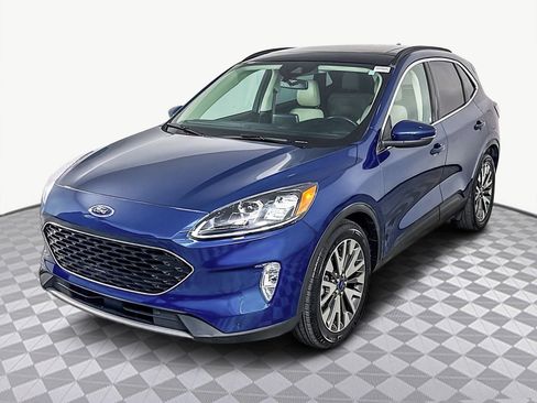 Used 2020 Ford Escape Titanium image 4