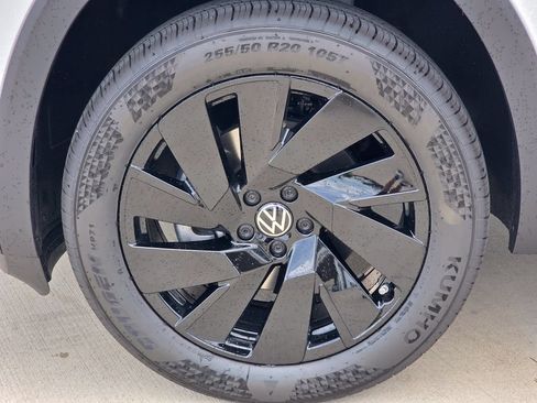 New 2026 Volkswagen Atlas SE FWD image 9