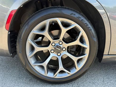 Used 2018 Chrysler 300 S w/ 300S Premium Group RWD image 10