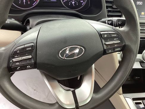 Used 2019 Hyundai Elantra SEL FWD image 16